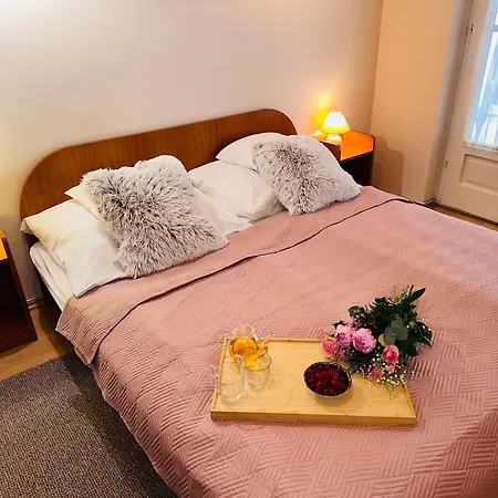 Cozy Garden Apartman