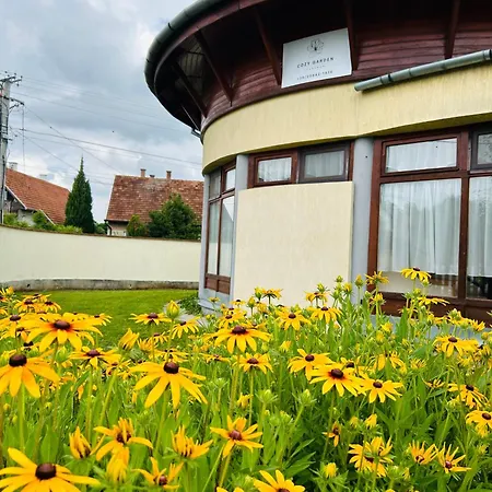 Cozy Garden Apartman *